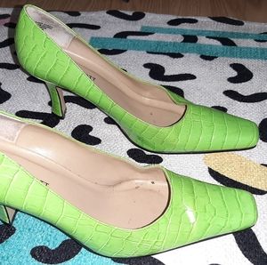 Karen Scott Vintage heels 7.5 Green